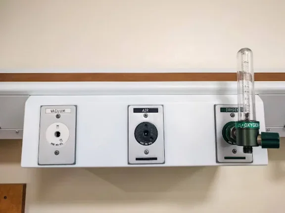 Imagem de uma régua de gases medicinais